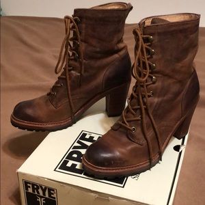 Frye Lucy Lace Up - Tan